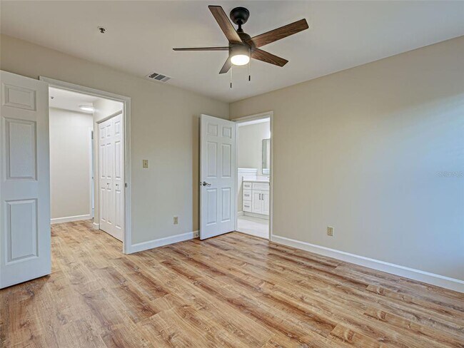 Building Photo - 4008 Crockers Lake Blvd