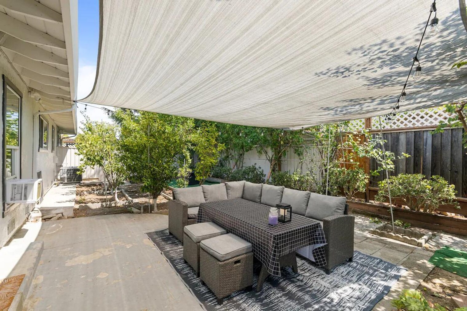 Building Photo - 398 Pinehurst Ave