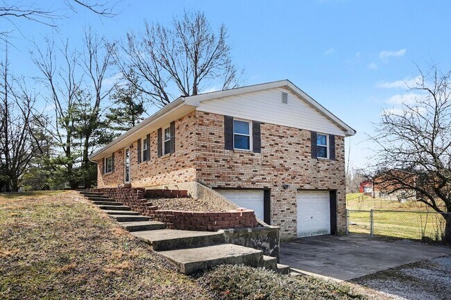 Building Photo - 24981 State Line Rd