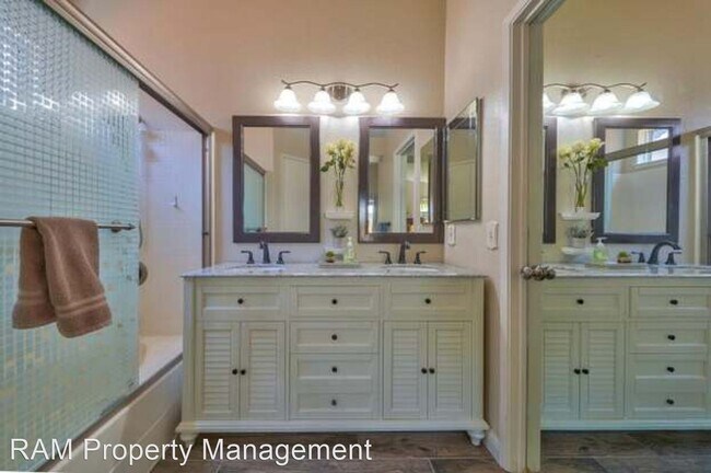 Building Photo - 4 br, 2 bath House - 9270 Loganberry Dr