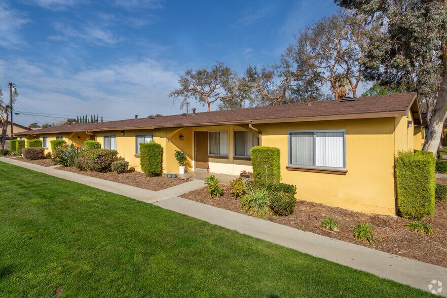 Casitas Apartments 1900 S Campus Ave Ontario CA 91761 Apartment Finder