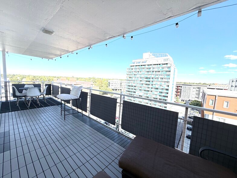 Building Photo - 1121 Albion St