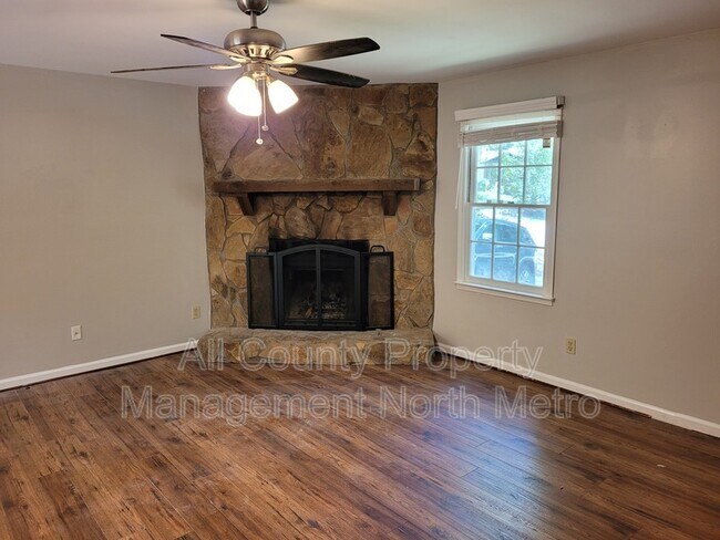 Building Photo - 285 Sequoyah Dr
