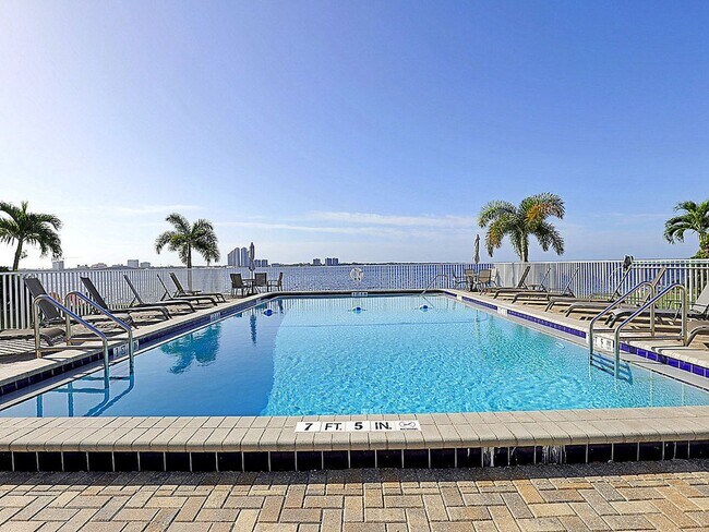 Building Photo - Palms at Waters Edge 3344-M6