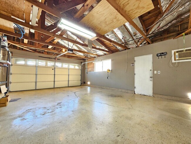 Building Photo - Beautiful home for Rent. Paid Solar, A/C, RV Parking, and Landscaping!