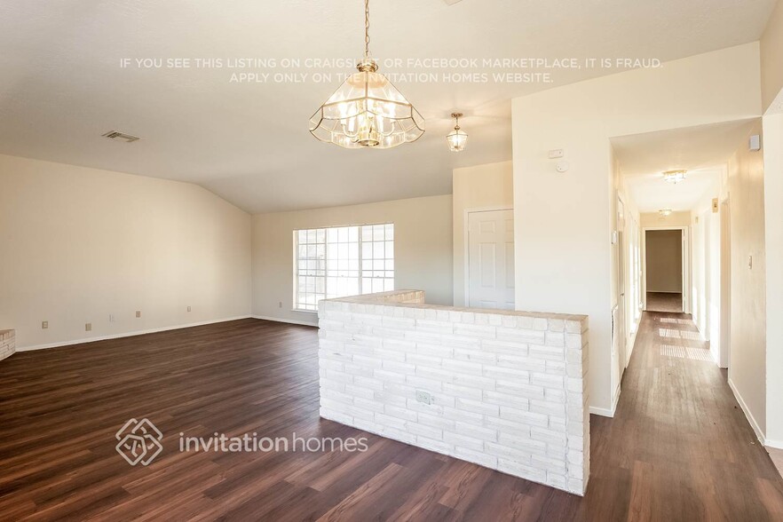 Building Photo - 1711 Millbury Dr