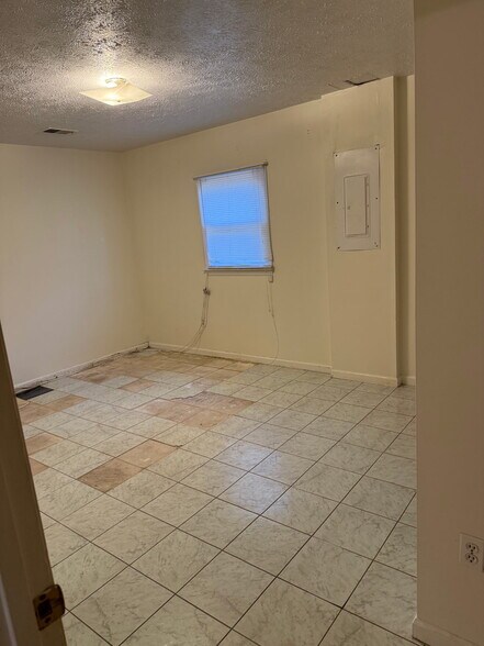 Building Photo - 14531 Stephen St