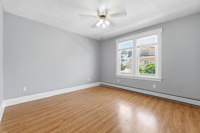 Building Photo - 1404 79th St