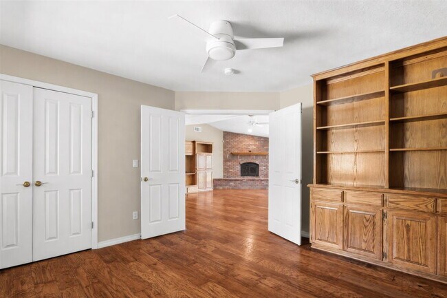 Building Photo - Private Gated Mini-Ranch • 7+ Acres • Luxury Country Living • Indoor Pool • Horses Welcome