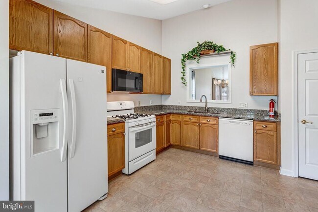 Building Photo - 11333 Savannah Dr