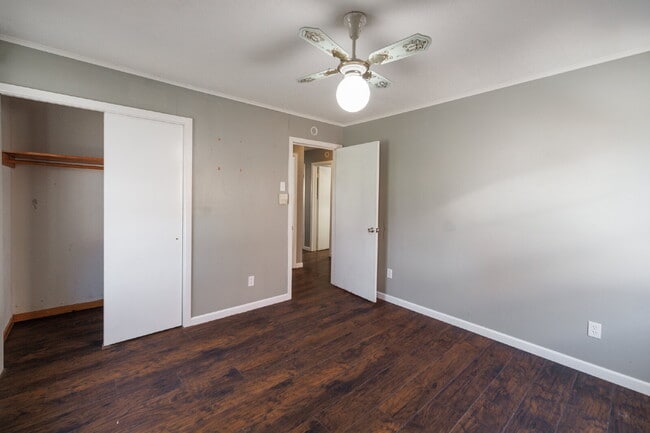 Building Photo - Short Term Lease