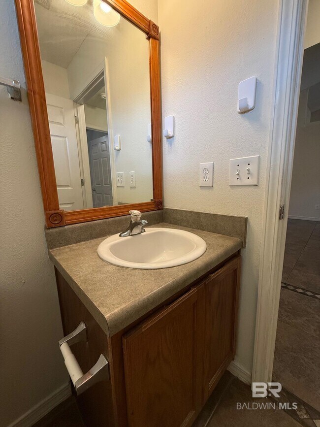 Building Photo - 33701 Rosalia Ave