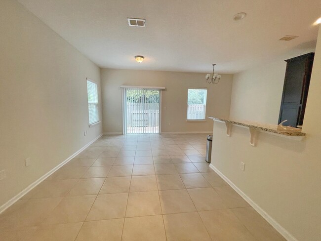 Building Photo - 100 Moultrie Village Ln