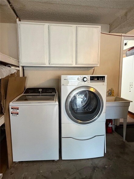 Building Photo - 1015 Arcadia Ave