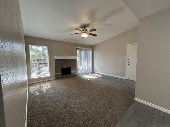 Building Photo - 3300 Pebblebrook Dr