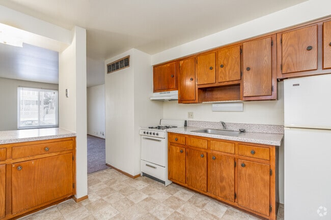 Interior Photo - 353 E 13th Ave