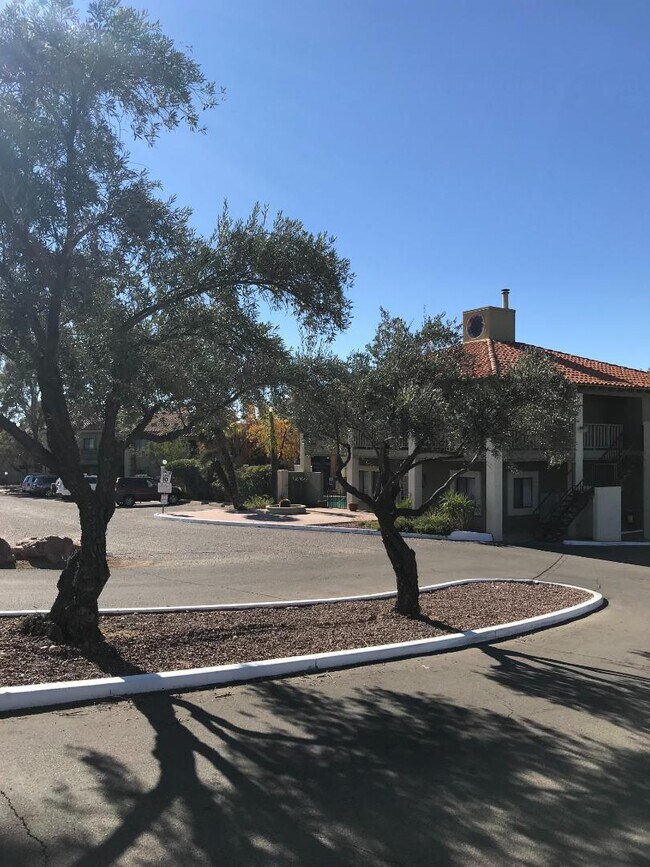 Building Photo - 8255 N Oracle Rd