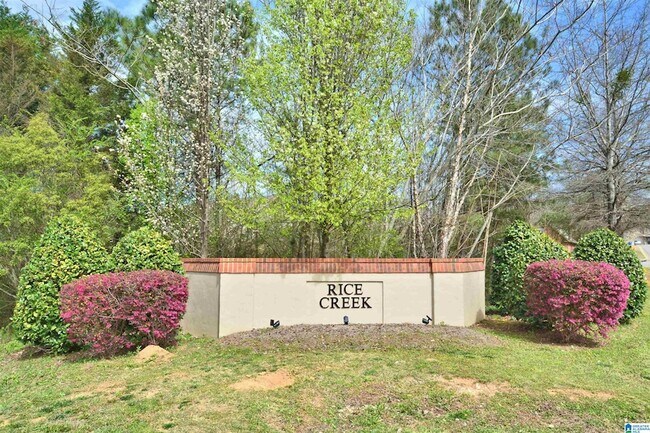 Building Photo - 6558 Creek Cir