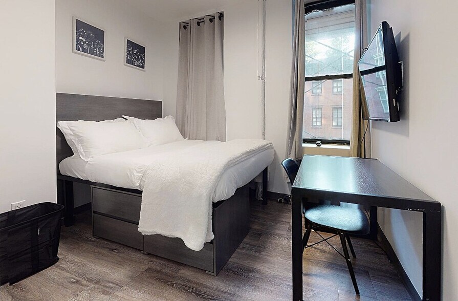 Building Photo - Short term Furnished Rental in Doorman Building