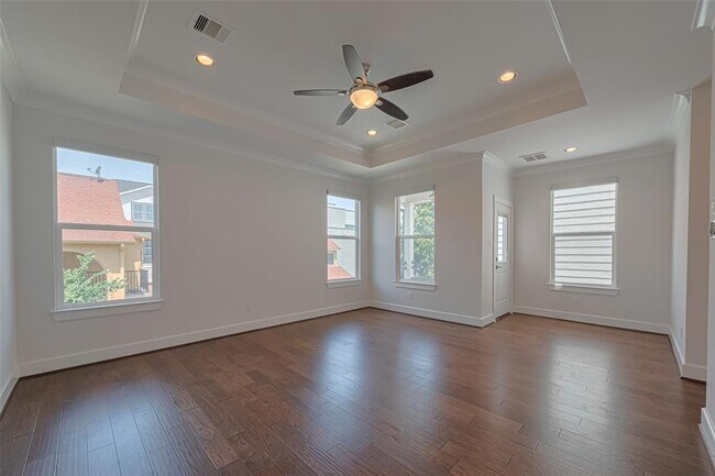 Building Photo - 1237 W 23rd St