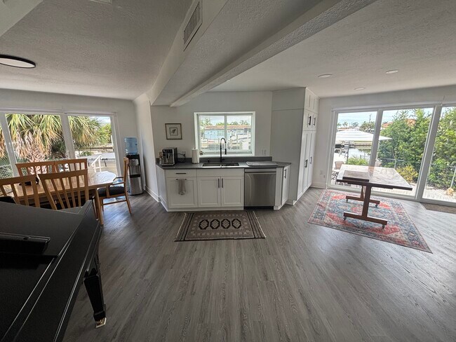 Building Photo - 12221 Boat Shell Dr