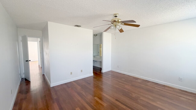 Building Photo - 5523 Westbrook Dr