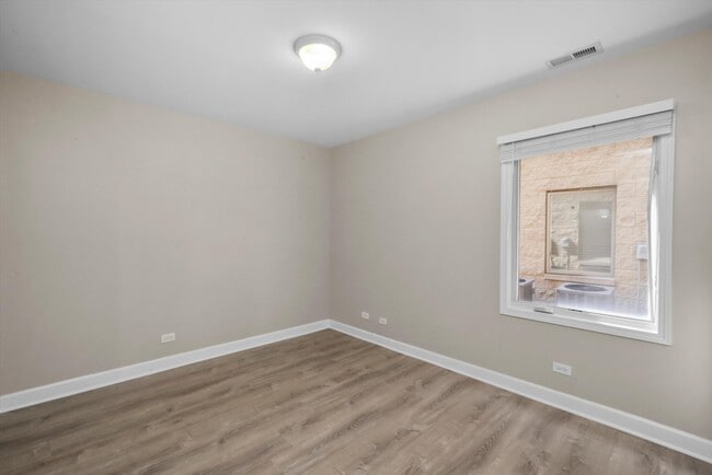 Building Photo - 3423 Ridgeland-101