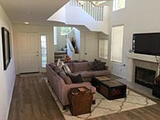 Building Photo - 1036 Pan Ct