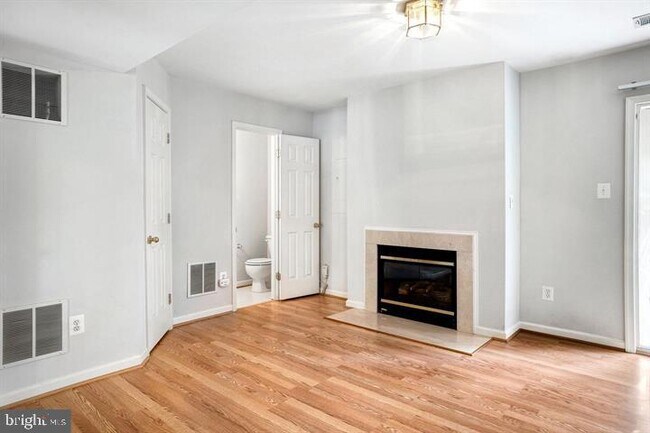 Building Photo - 43805 Sunset Terrace