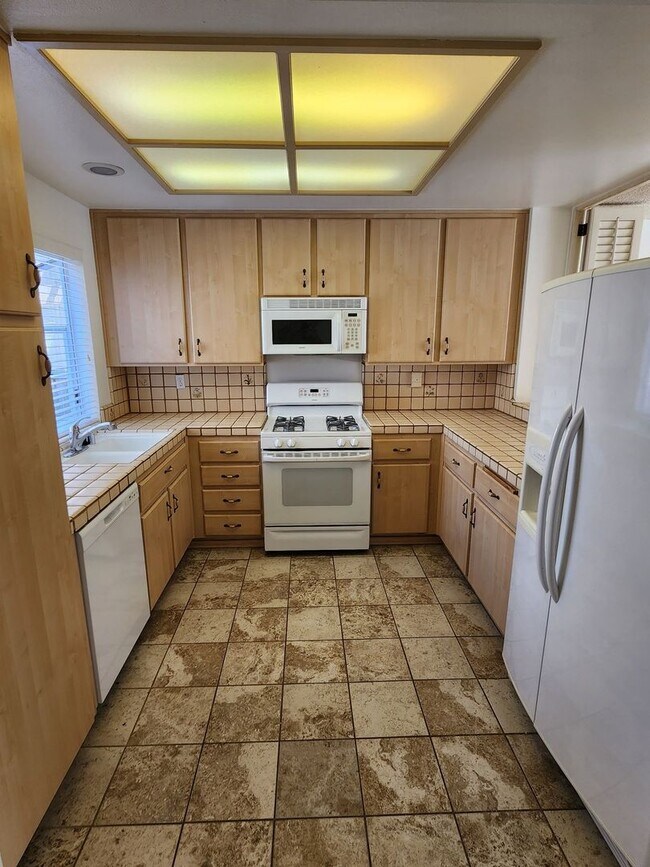 Building Photo - 28084 Lucaya