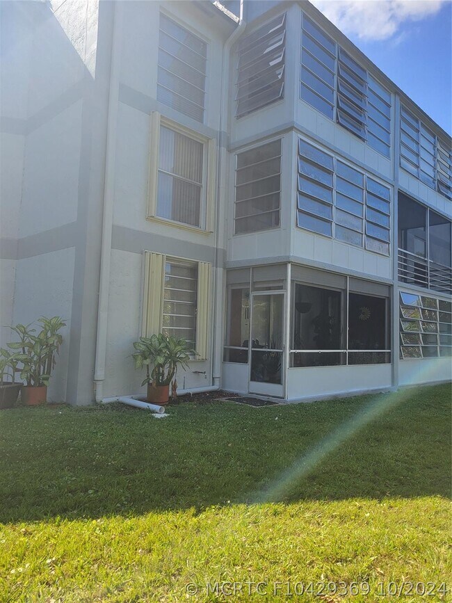 Building Photo - 8370 Sands Point Blvd