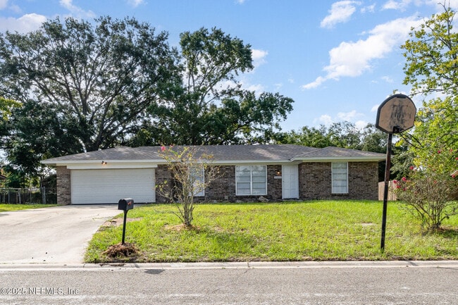 Building Photo - 2805 Stagecoach Dr