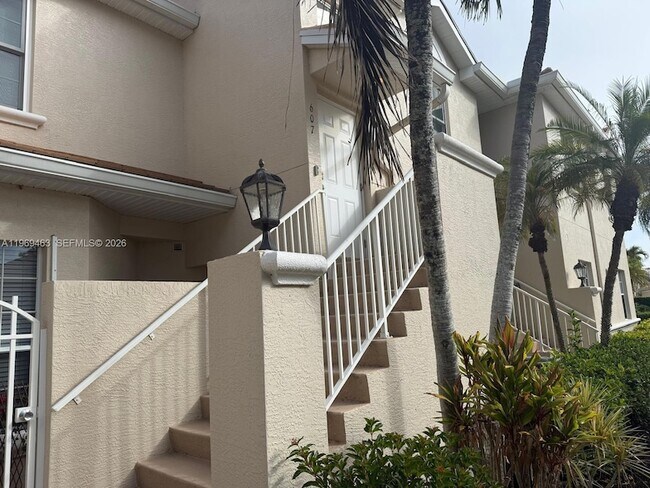 Building Photo - 6295 Wilshire Pines Cir