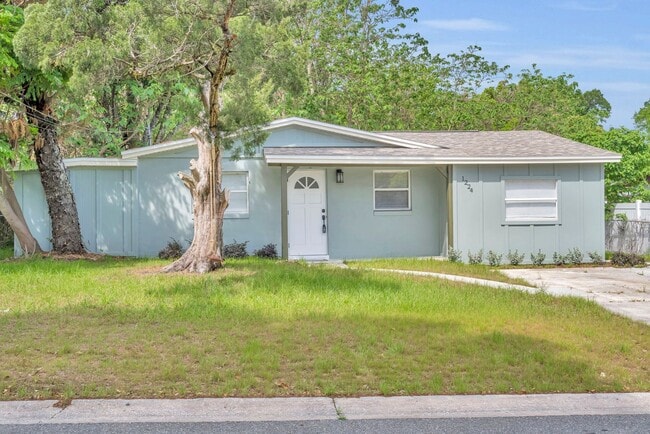 Building Photo - Charming 3 Bedroom, 2 Bathroom House!