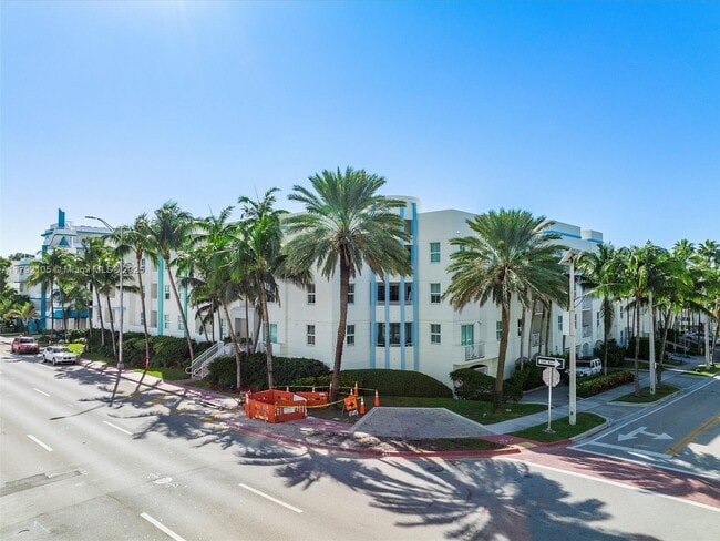 Building Photo - 9172 Collins Ave