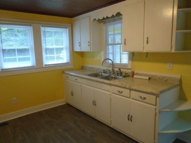 Building Photo - Plenty of Space in Hope Mills! $1050/month!