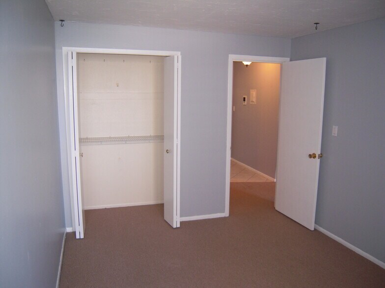 Building Photo - 12900 Lake Ave