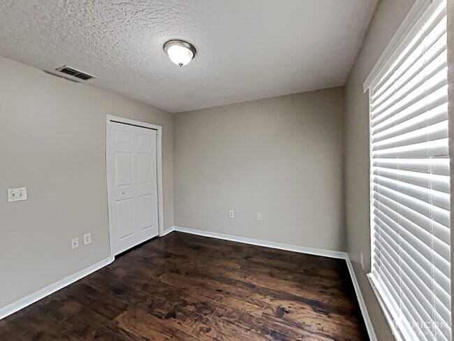 Building Photo - 531 Brown Bear Way