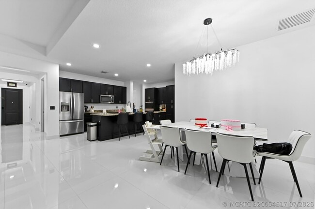Building Photo - 7461 Moonrise Dr