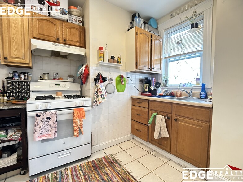 Building Photo - 218 Foster St