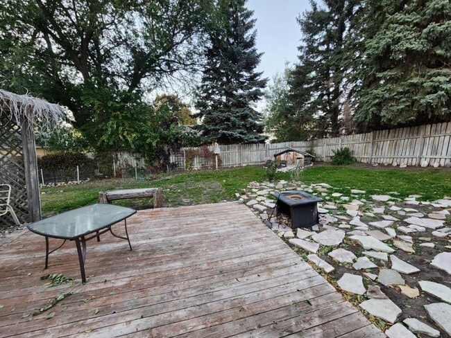 Building Photo - 2318 E Boulevard Ave