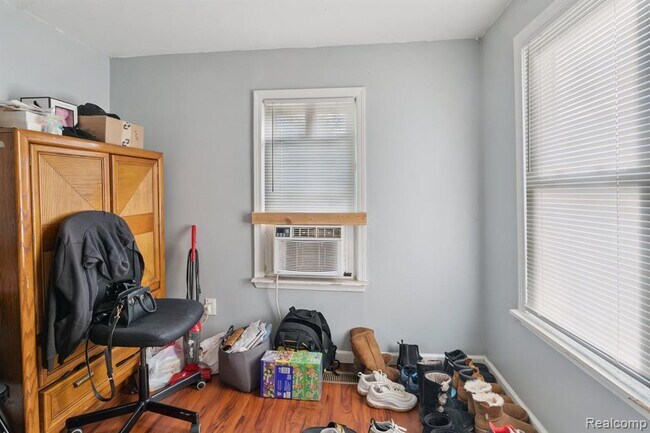 Building Photo - 5315 Edgewood St