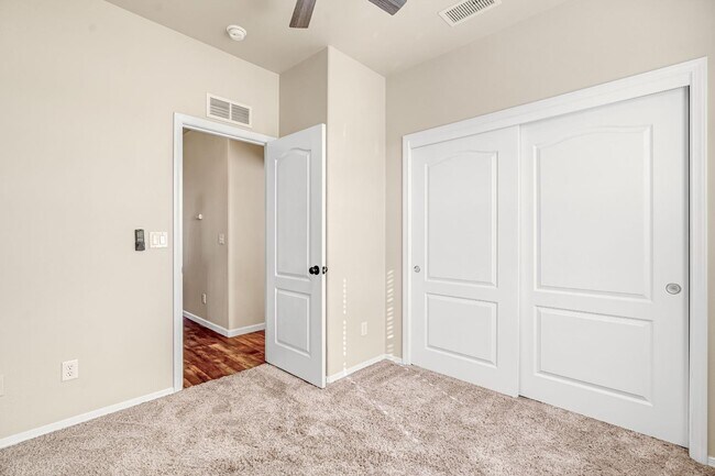 Building Photo - 5629 N Citrus Ln