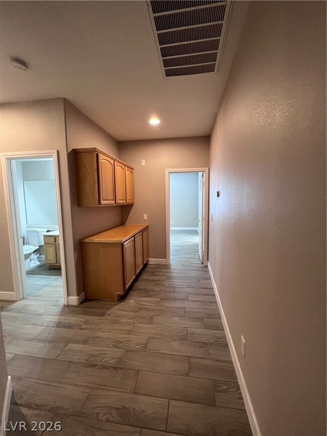 Building Photo - 693 Kentons Run Ave