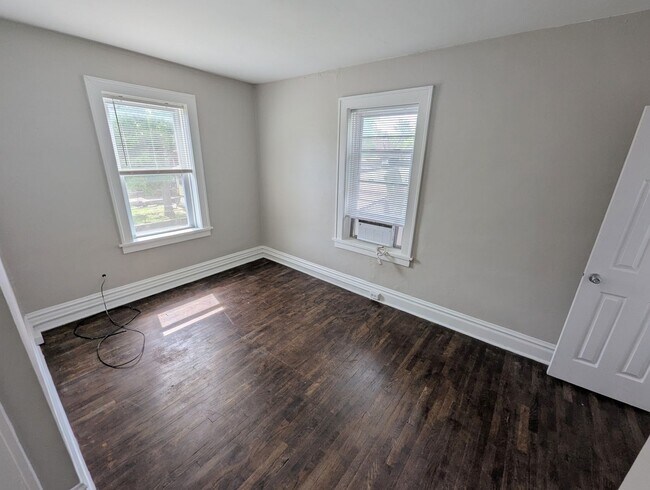 Building Photo - 3920 Giles Ave
