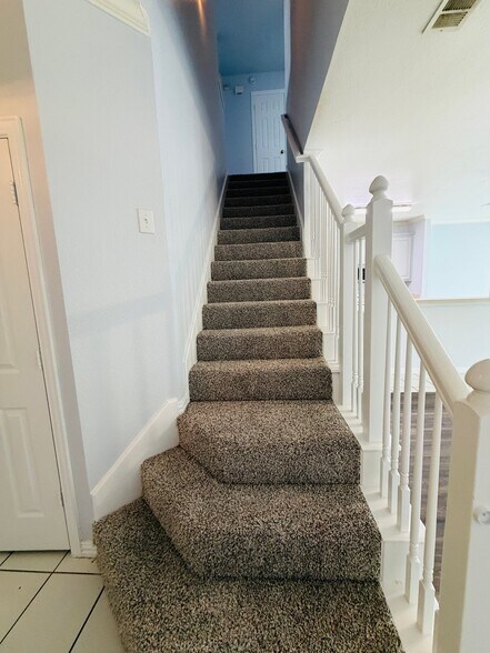 Building Photo - 5728 Blackmon Ct