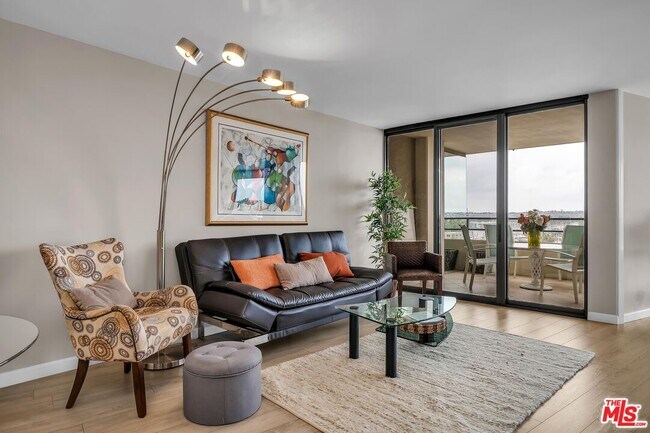 Building Photo - 4314 Marina City Dr