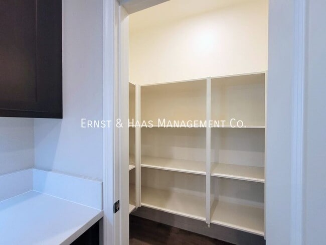 Building Photo - 14414 Strawberry Ln
