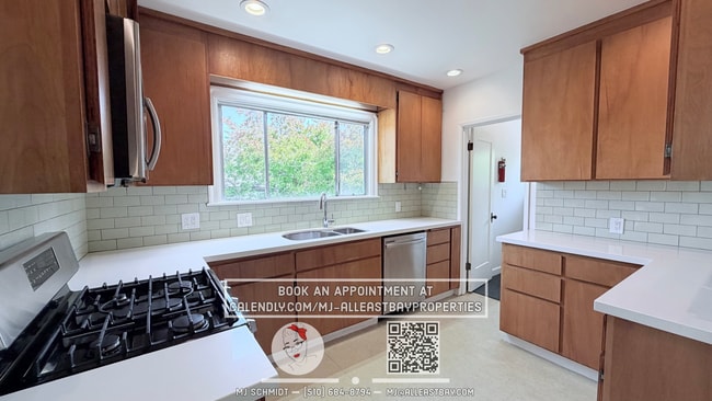 Building Photo - Large 3 Bedroom Home located in Berkeley Westbrae Neighborhood!