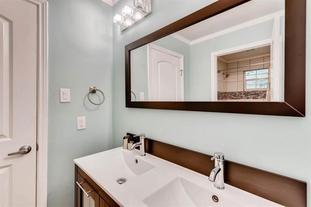 Building Photo - 5202 Pershing St